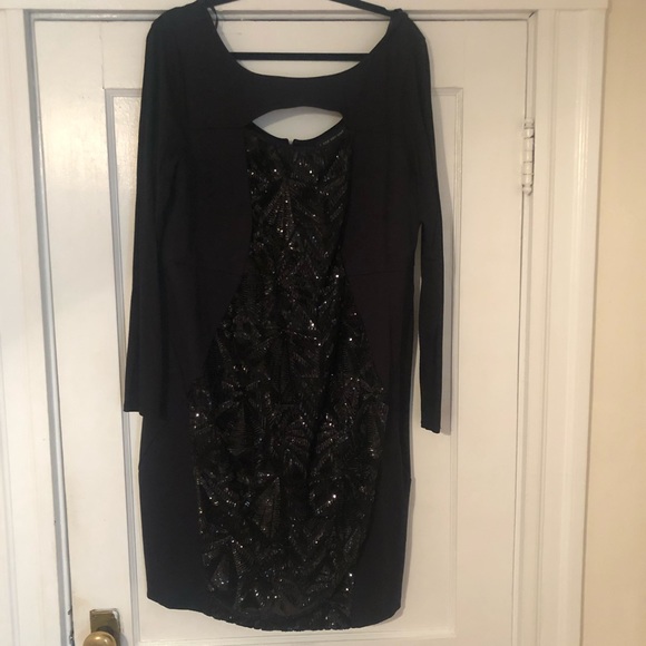 Peekaboo sequin body con dress - Picture 5 of 6